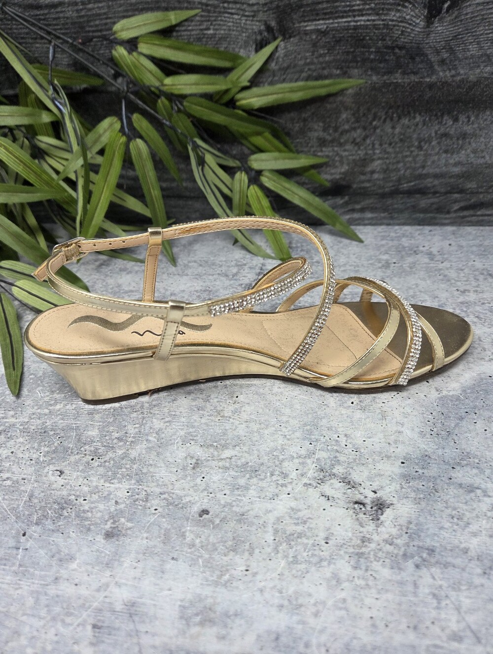 Nina Shiny Metallic Gold & Rhinestone Fancy 2" Wedge Dress Sandals Size 9 - Picture 8 of 10